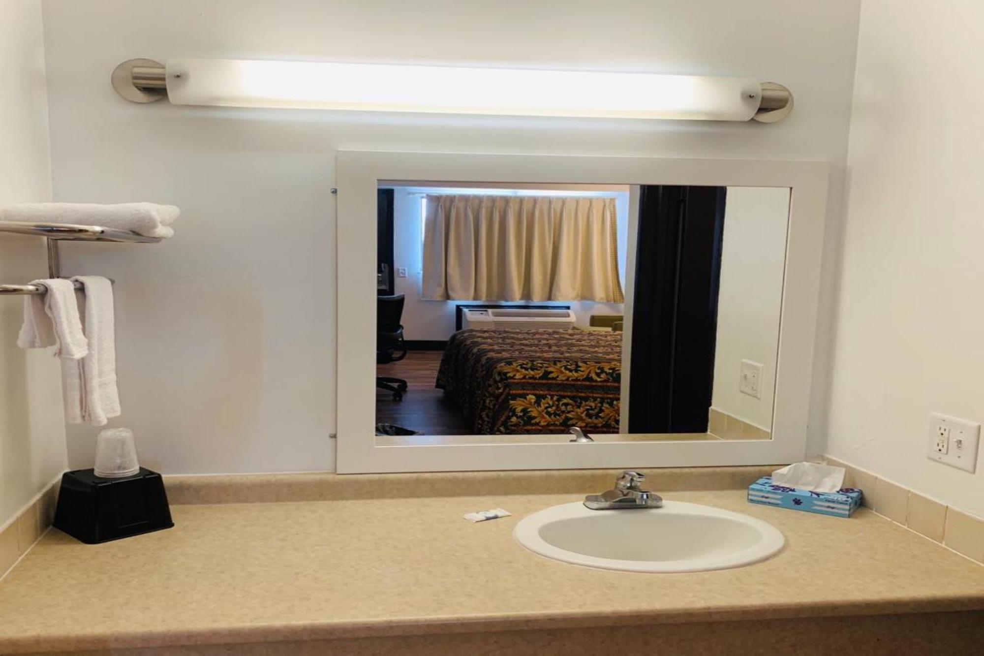 Economy Inn Of ホランド エクステリア 写真